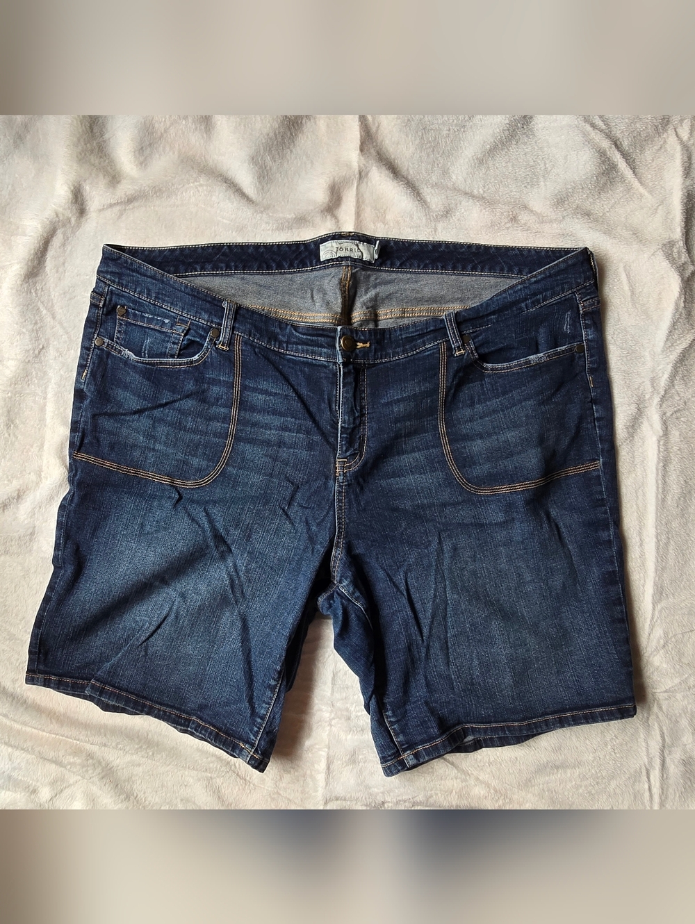 Torrid Denim Dark Blue Women’s Shorts Plus Size 24
